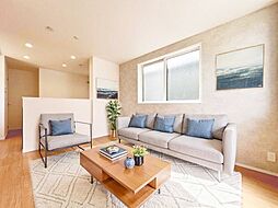 利便性に優れ穏やかな街並みに佇む新築戸建て