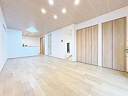 家族の笑顔が溢れる車庫付き快適住戸