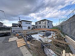 シンプルで洗練されたデザイン　住まう人の色に染まるお家