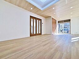 家族が寛ぐ癒しのナチュラルデザイン住宅