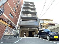 ヴェラヴィータ上一万 203 号室