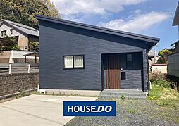 約80坪・築2年のたっぷり収納スペース付き平屋