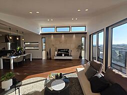 崖線の借景を享受する邸A