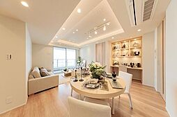 ＣＡＰＩＴＡＬ　ＧＡＴＥ　ＰＬＡＣＥ　ＴＨＥ　ＴＯＷＥＲ