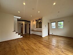 ヴィンテージの梁がある庭付戸建