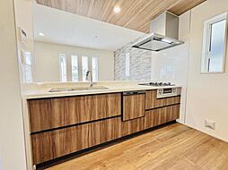 横浜市旭区上白根2丁目 1号棟