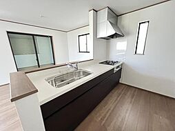 川口市安行小山 J号棟