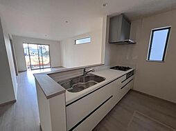 川口市安行領根岸1287番　1-B号棟