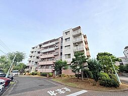 青葉の森公園通り　13号棟