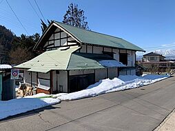 敷地はゆったり約120坪 駐車スペースやお庭も確保できます