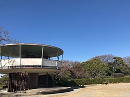 新宿４丁目建築条件付き売地　整形地　高低差無し