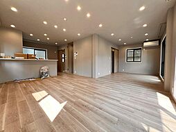 屋上テラス・庭付き　３階建て重量鉄骨戸建