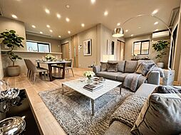 屋上テラス・庭付き　３階建て重量鉄骨戸建