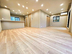 屋上テラス・庭付き　３階建て重量鉄骨戸建