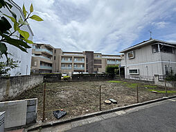「経堂」、「千歳船橋」2駅利用可。40坪以上のゆとりある敷地