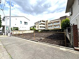「経堂」、「千歳船橋」2駅利用可。40坪以上のゆとりある敷地