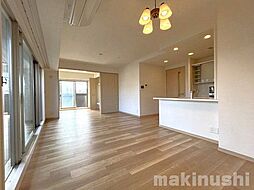 プレサンスロジェ柏原駅前