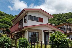 木の温もりが映える、和モダン住宅