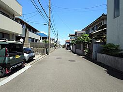 大切に住み継がれ、築年数を感じさせない端正な住まい