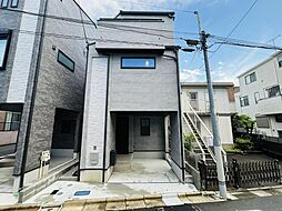 複数路線利用可能、シンプルモダンな外観の未入居戸建て