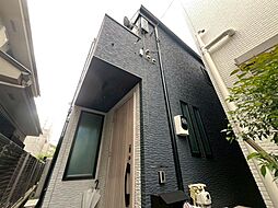 哲学堂公園をはじめ緑が充実のエリア、内外共にキレイな築浅住宅