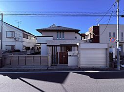 4台駐車可能、暮らしに余裕が生まれるゆとりある住まい