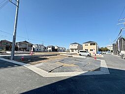 草加市両新田西町　建築条件なし　売地　全4区画