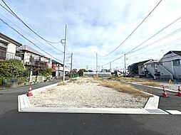 草加市新善町　3方向の南西角地　建築条件なし売地