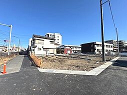 草加市氷川町　22帖超・床暖房付きLDK　角地に建つ新築住宅