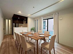 イーリスガーデン北八朔町　新築一戸建て