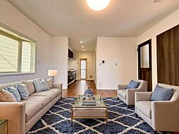 泉区白百合3丁目　中古一戸建て