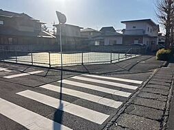 閑静な住宅団地　角地　整形地