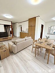 LFB東区小山5丁目