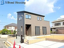 駐車スペース3台・WIC等収納豊富　桜が丘西町　全1棟