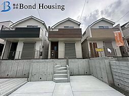 「スーパー徒歩5分」「お車並列2台可」桃山台3丁目 2号棟