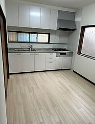 津島市鹿伏兎町下春日台の一戸建て