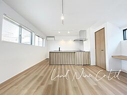 上品で上質　シンプルモダンなデザイナーズ築浅戸建て