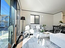 築3年　南向き　収納豊富な築浅戸建て