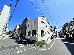 ルーフバルコニー　広々快適2階建て