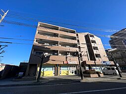 ファミリアル門戸