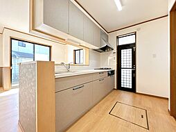 四日市市釆女町　戸建て