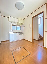 本前川３丁目　中古戸建　南東角地　ビルトイン車庫