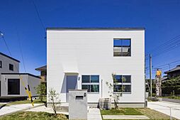 ハウスクラフト　街かどモデル　2階建てグランピングハウス