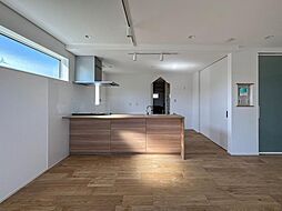 「静寂を感じる室内」高気密・高断熱のデザイン住宅