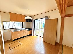 龍ケ崎市松ケ丘二丁目　戸建て