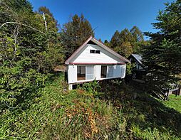 標高1,300m、森に寄り添う平屋の暮らし。