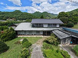高台から望む田園と南アルプス、趣ある古民家