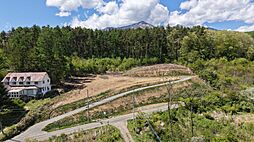 カラマツ通りの高台、南アルプスを望む日当たり良好の広大な土地