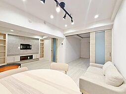 ラミアール鶯谷駅前