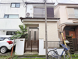 アットホームな街並みに溶け込む私邸　都心へ快適に繋がる拠点